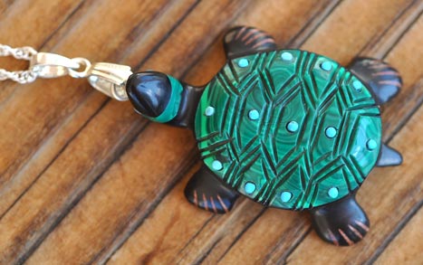 Andrew Quam | Zuni Turtle Fetish Pendant | Penfield Gallery of Indian Arts | Albuquerque, New Mexico