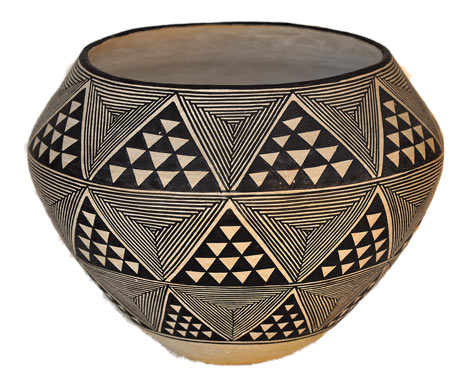 Jessie Garcia | Acoma Pueblo Olla | Penfield Gallery of Indian Arts | Albuquerque, New Mexico